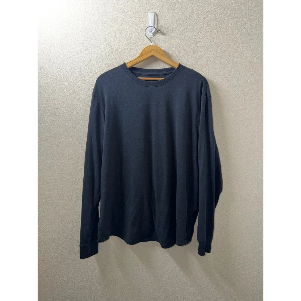 Women's Nike One Long Sleeve Shirt Size Medium